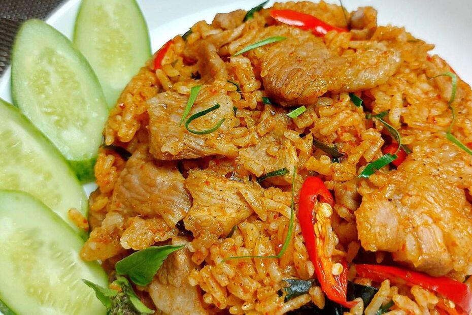 ข้าวผัดพะแนง