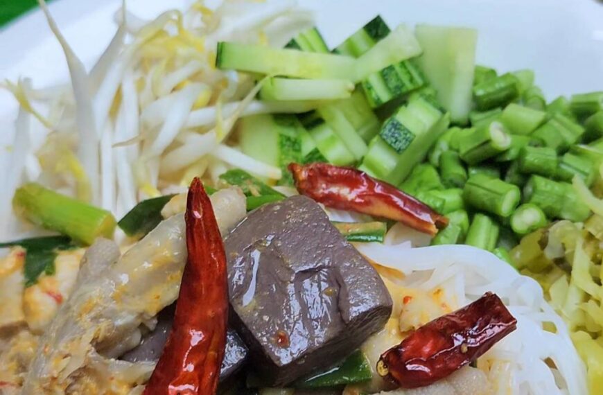 ขนมจีนน้ำยาไก่