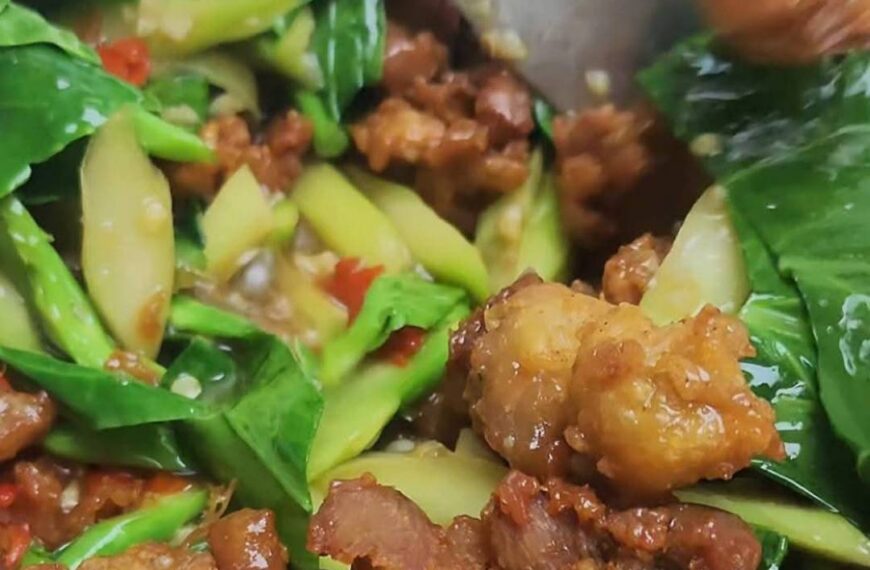 คะน้าไก่กรอบ